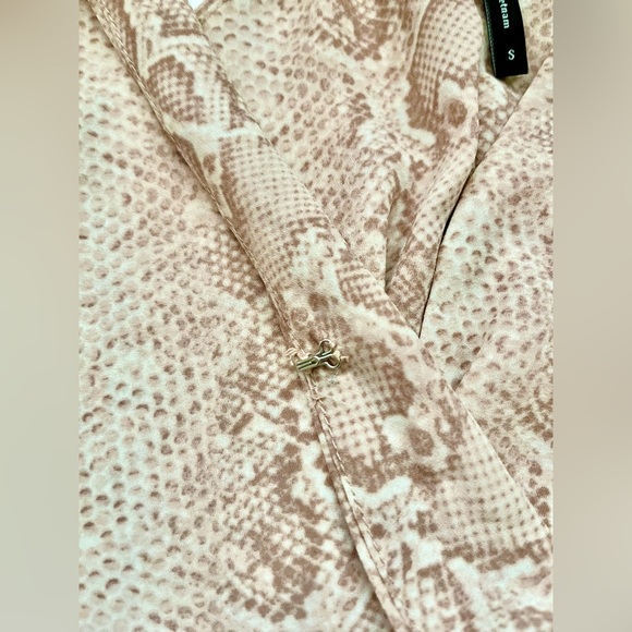 BCBGMaxAzria Snakeskin Print Blush Faux Wrap Sleeveless Bodysuit Top - Picture 5 of 14